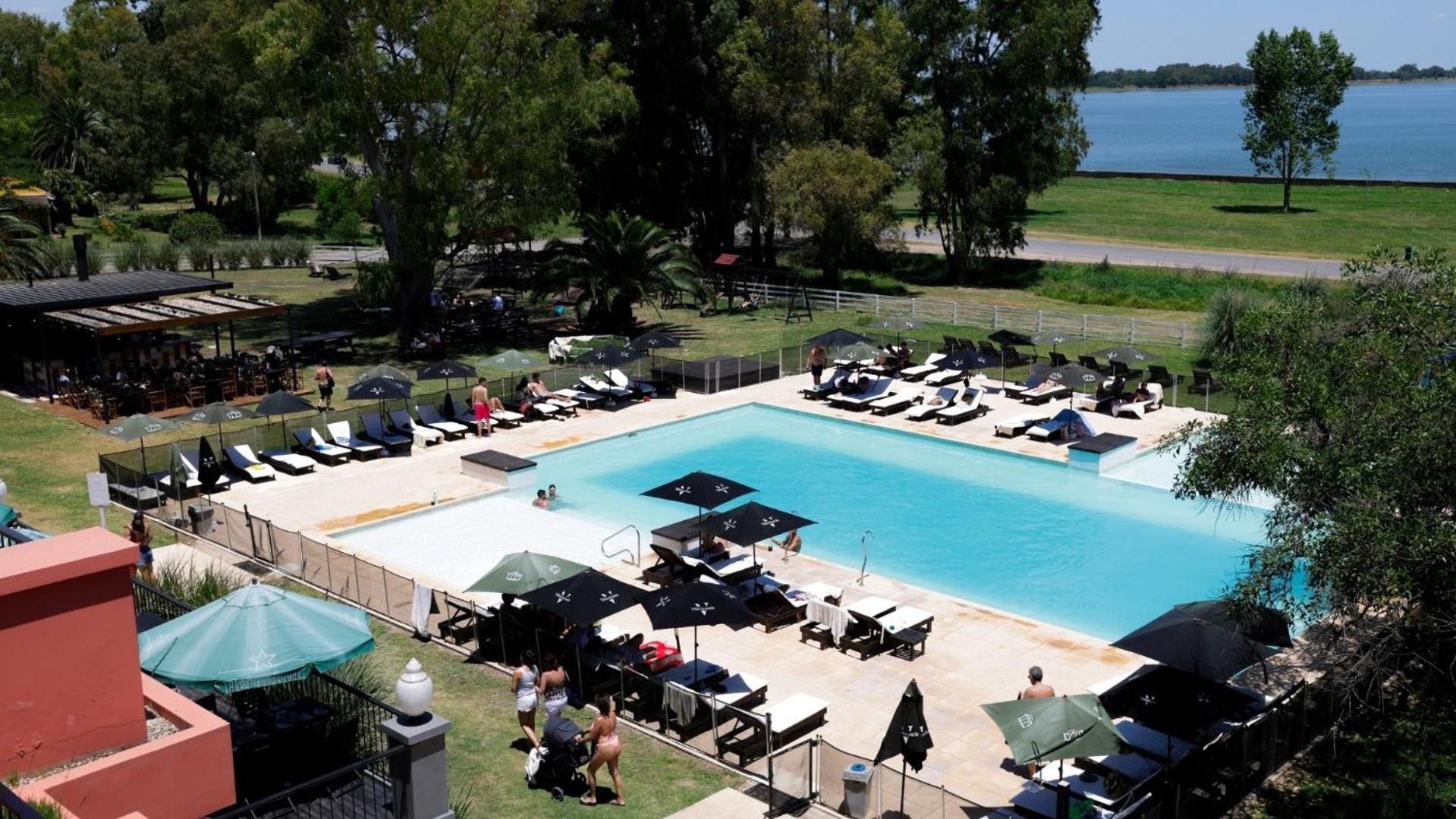 Howard Johnson Chascomus Exterior photo